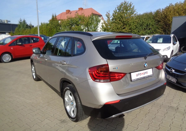 BMW X1 cena 42900 przebieg: 156000, rok produkcji 2011 z Kietrz małe 352